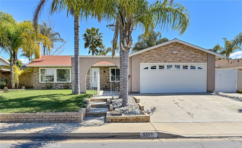 4506 AVENIDA DE LAS FLORES