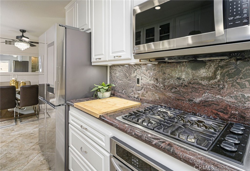 4506 AVENIDA DE LAS FLORES