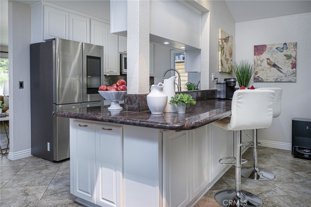 4506 AVENIDA DE LAS FLORES