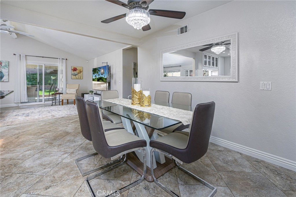 4506 AVENIDA DE LAS FLORES