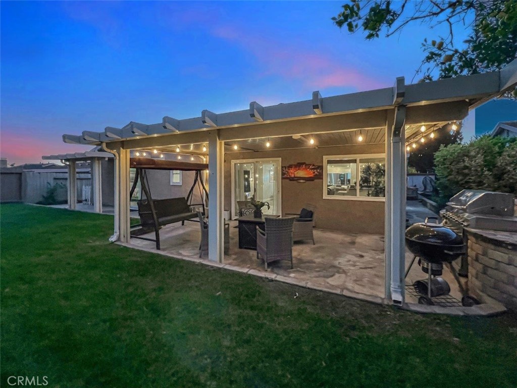 4506 AVENIDA DE LAS FLORES