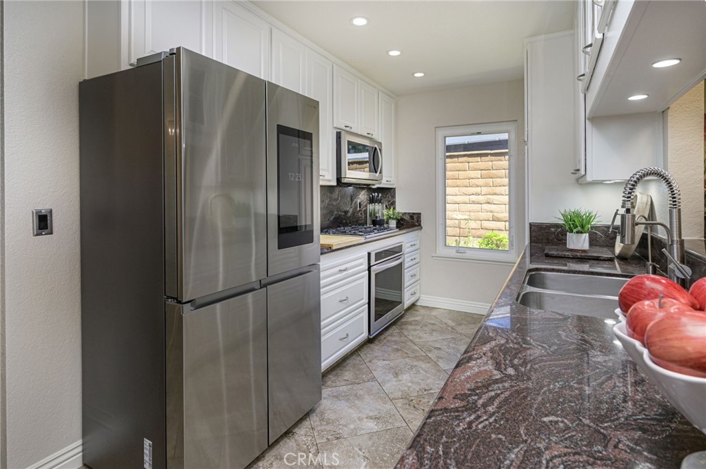 4506 AVENIDA DE LAS FLORES