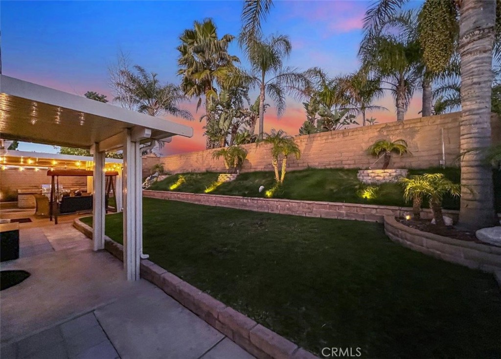 4506 AVENIDA DE LAS FLORES