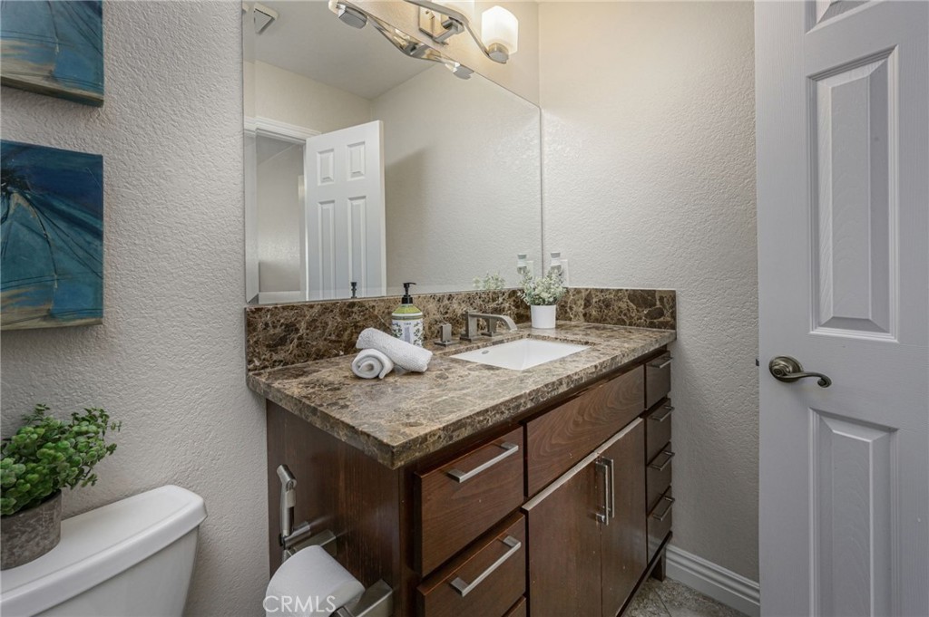 4506 AVENIDA DE LAS FLORES