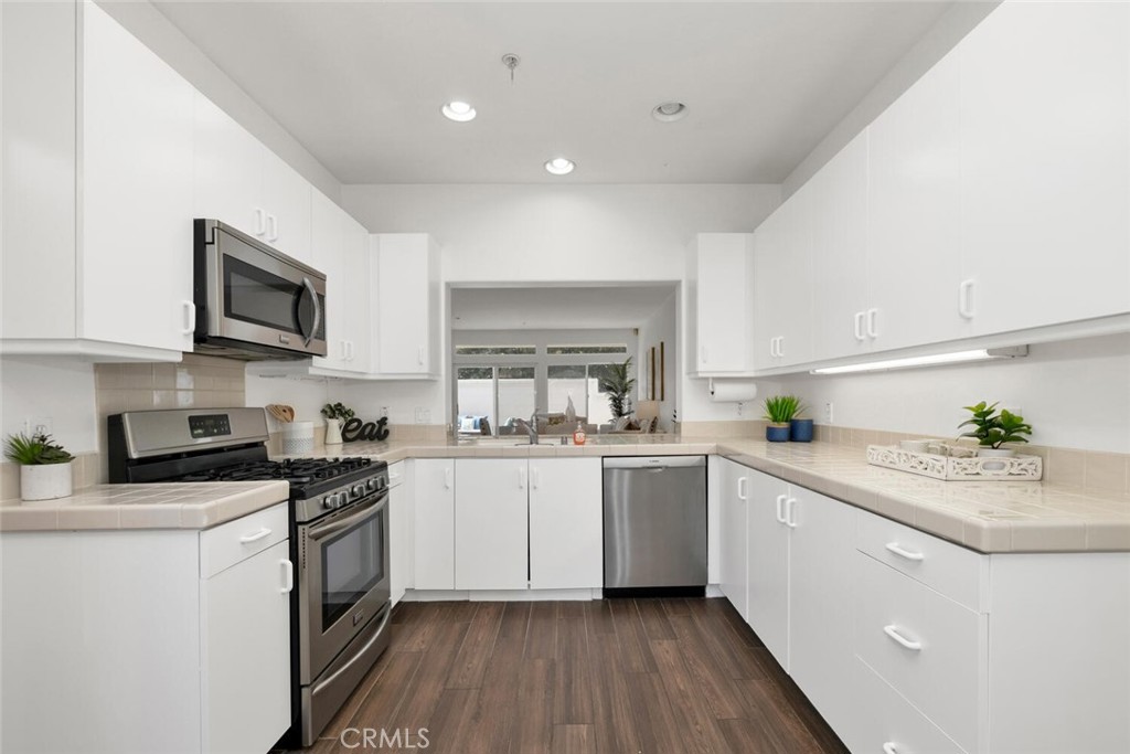 28930 Paseo Caravella