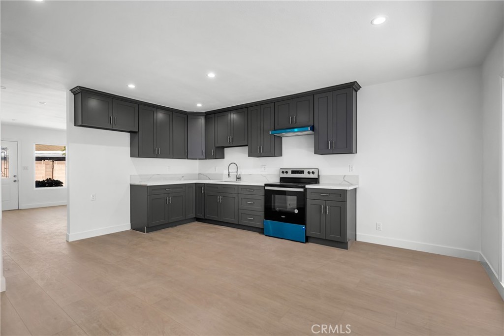 335 S Wayfield Street