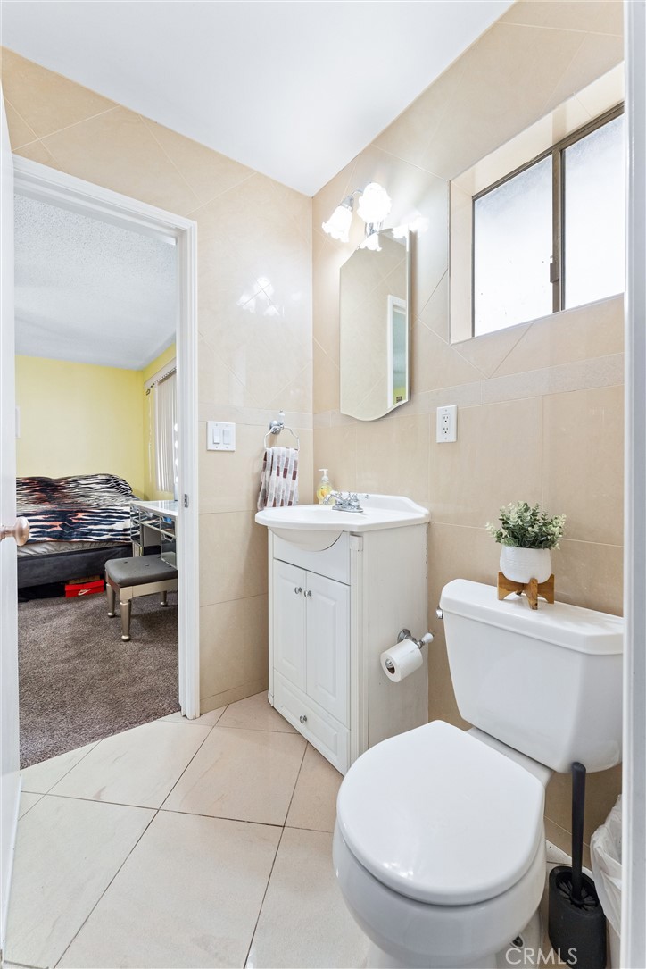 858 S Barnett Street