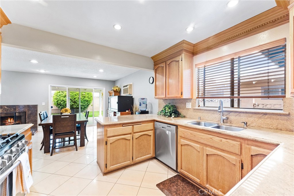 858 S Barnett Street