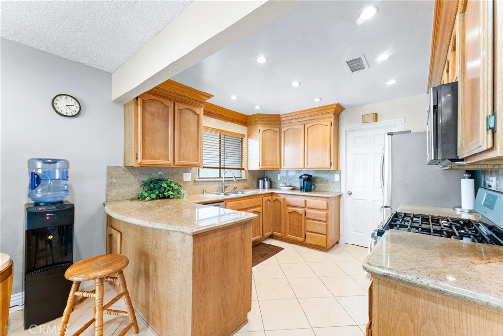 858 S Barnett Street