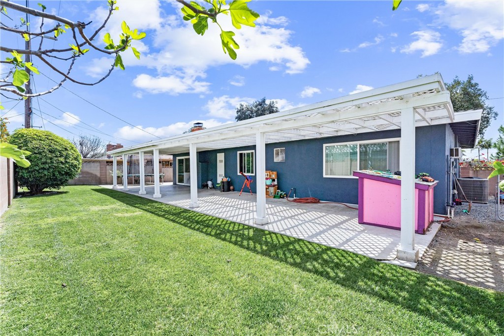 858 S Barnett Street