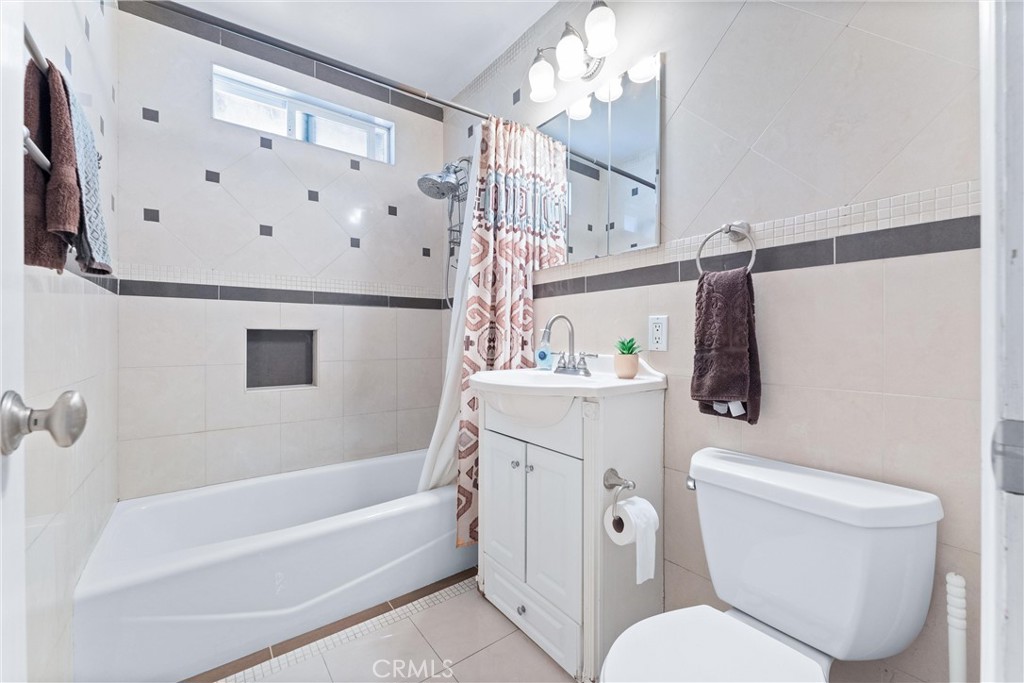 858 S Barnett Street