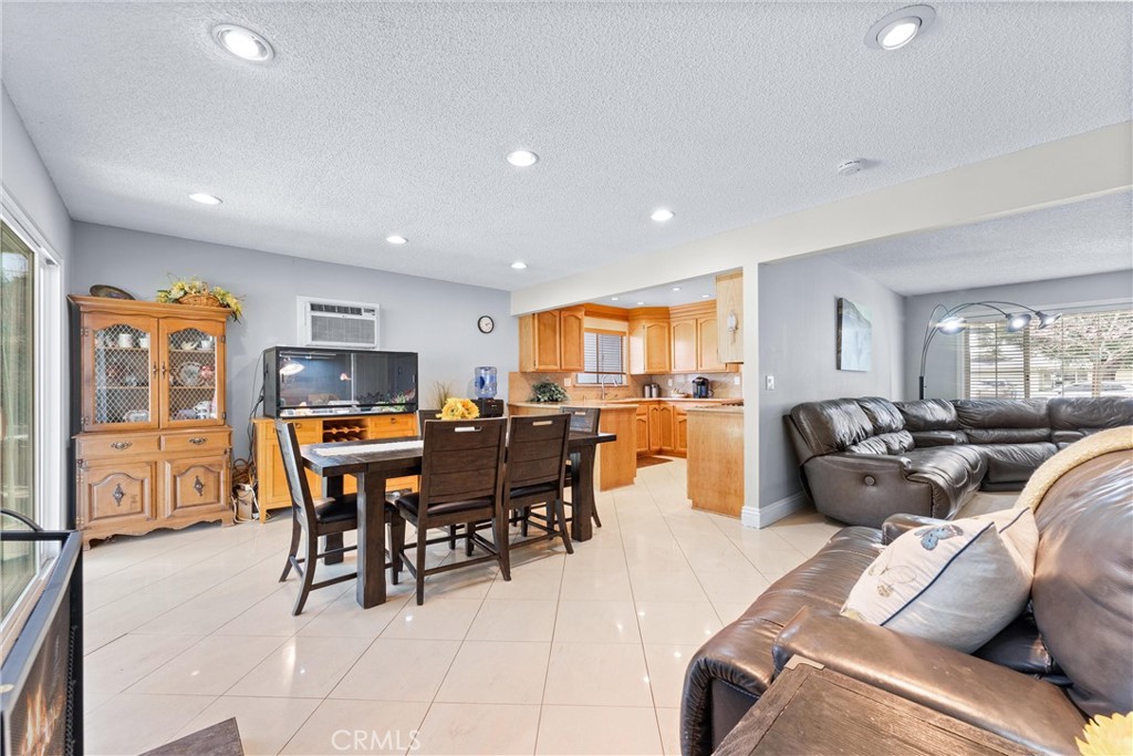 858 S Barnett Street