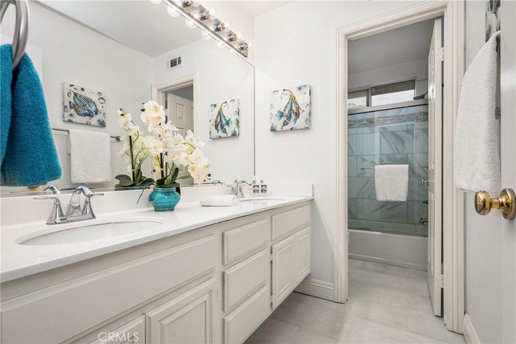 4040 South La Costa Court Court