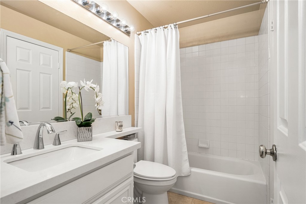 4040 South La Costa Court Court