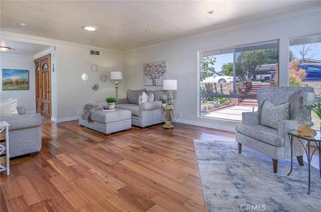 6052 GRANDVIEW Avenue