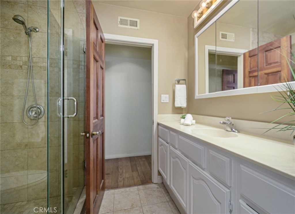 6052 GRANDVIEW Avenue