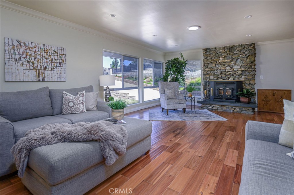 6052 GRANDVIEW Avenue