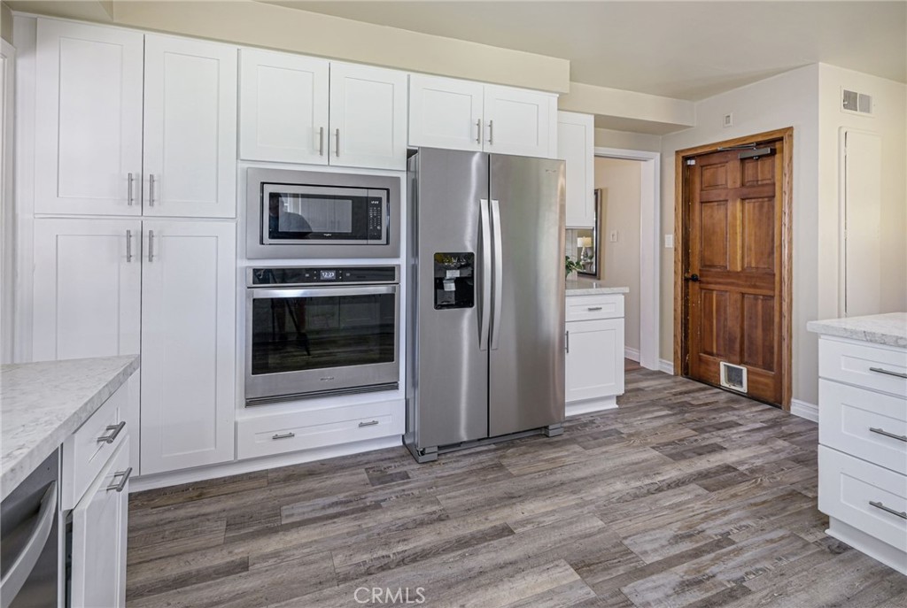 6052 GRANDVIEW Avenue