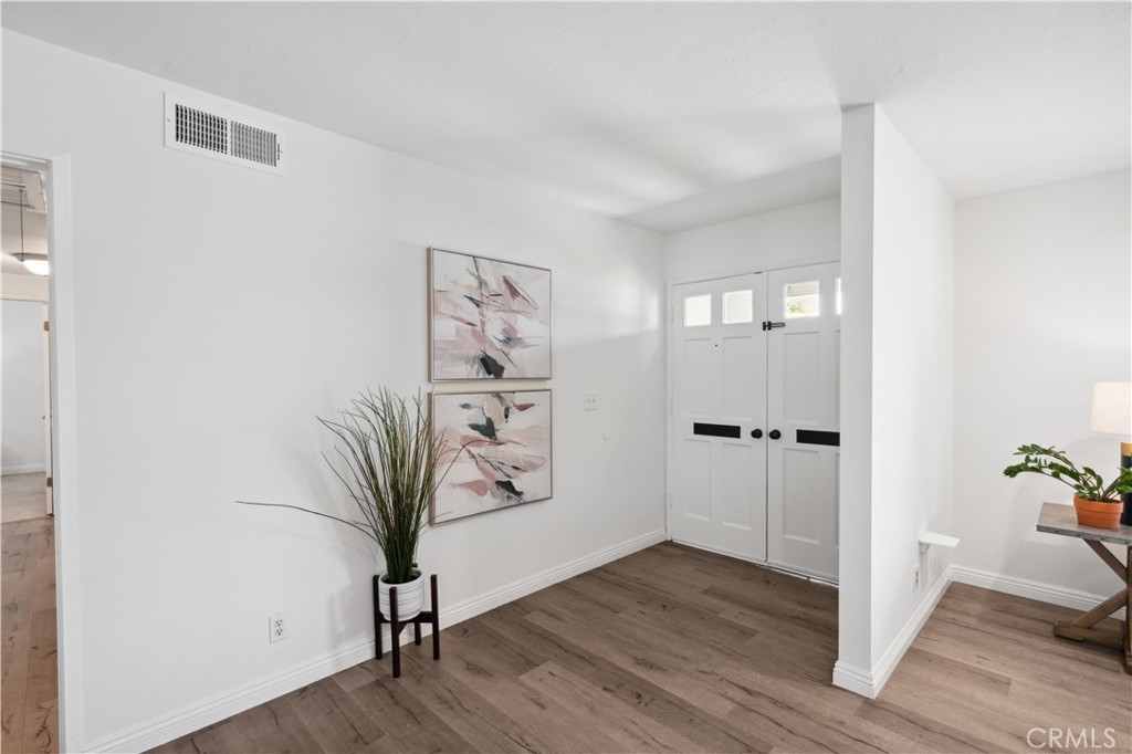 2414 N Eastwood Avenue