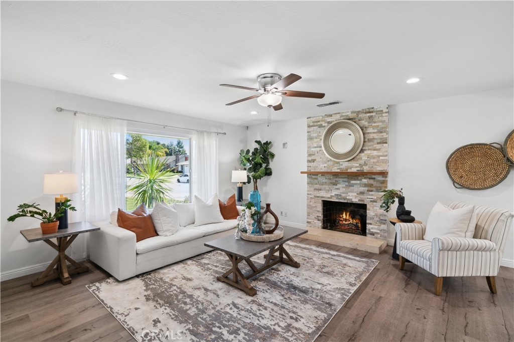 2414 N Eastwood Avenue