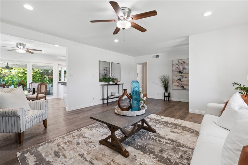 2414 N Eastwood Avenue