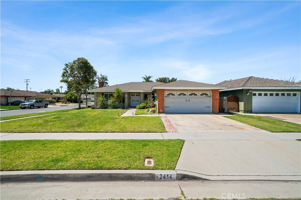 2414 N Eastwood Avenue