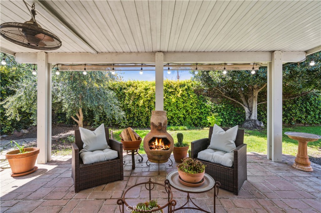 2414 N Eastwood Avenue