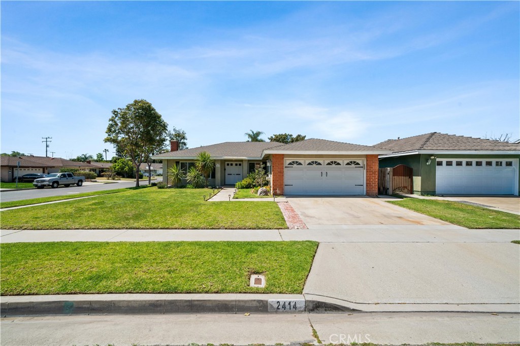 2414 N Eastwood Avenue