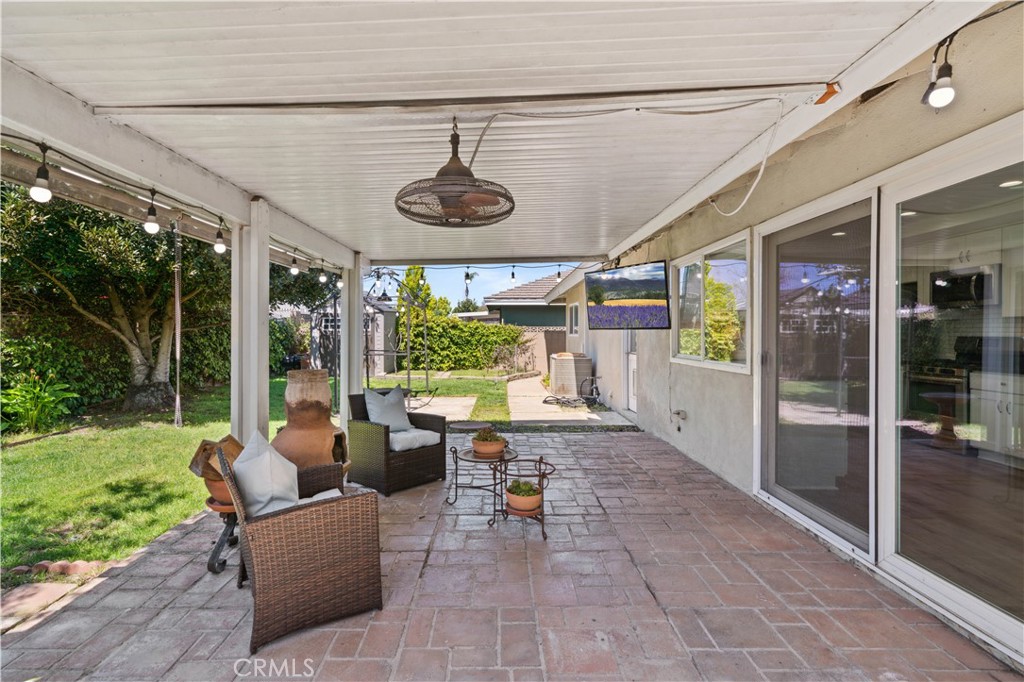 2414 N Eastwood Avenue