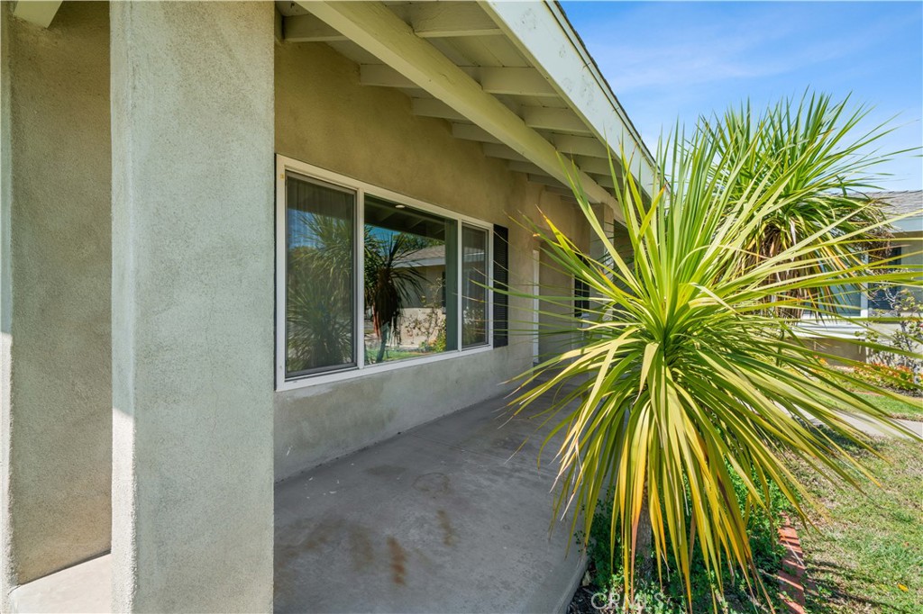 2414 N Eastwood Avenue