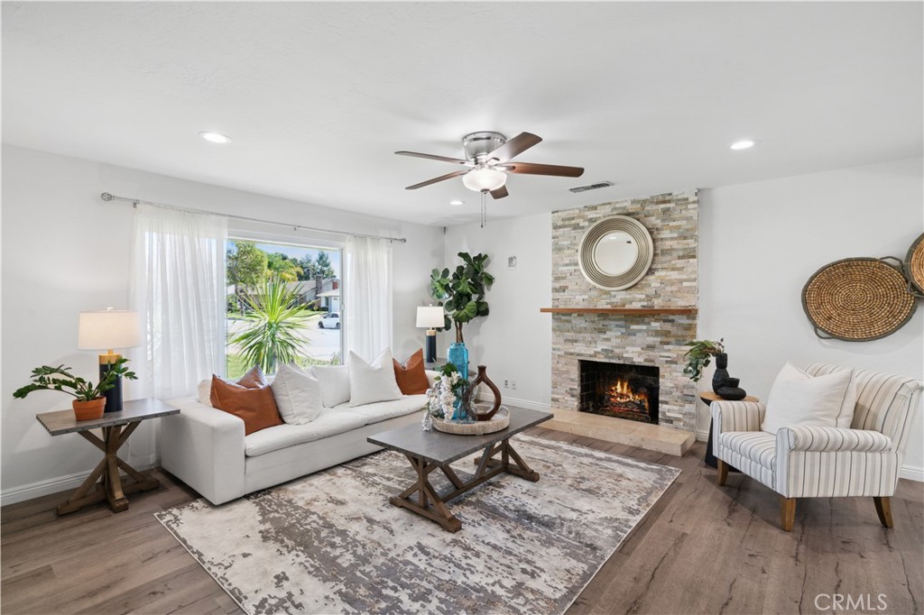 2414 N Eastwood Avenue