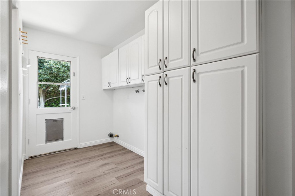 2414 N Eastwood Avenue