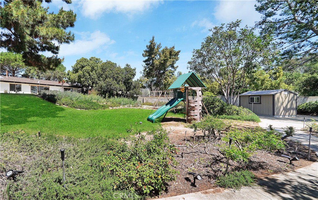 18222 Fernando Circle