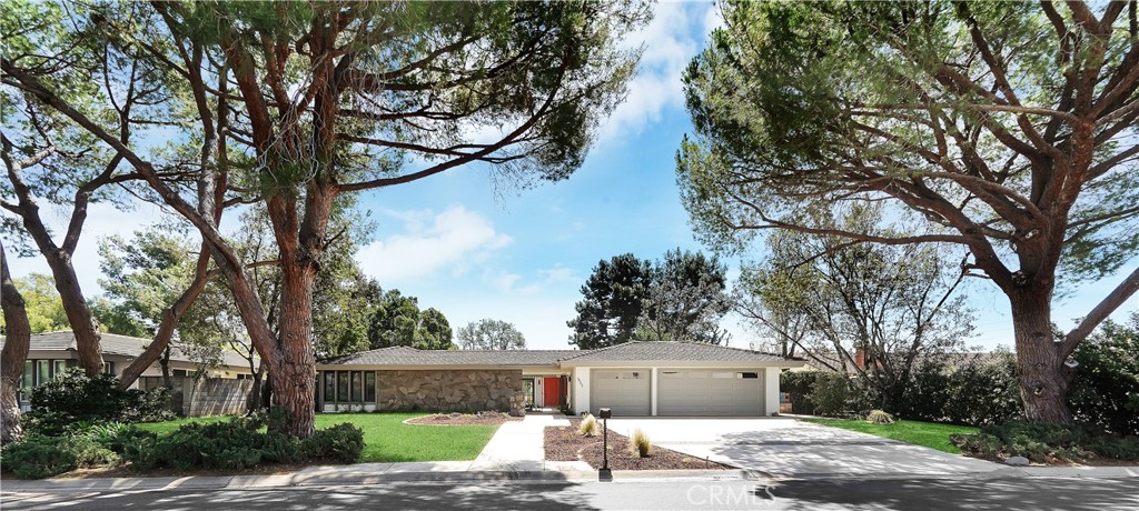 18222 Fernando Circle