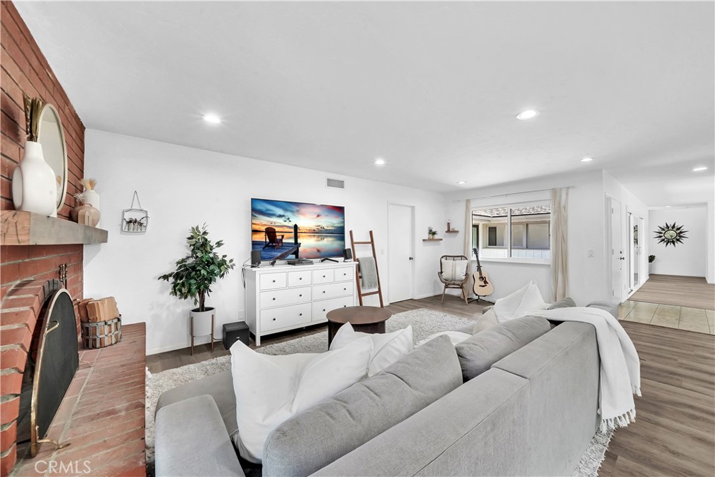 18222 Fernando Circle