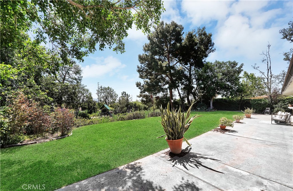 18222 Fernando Circle