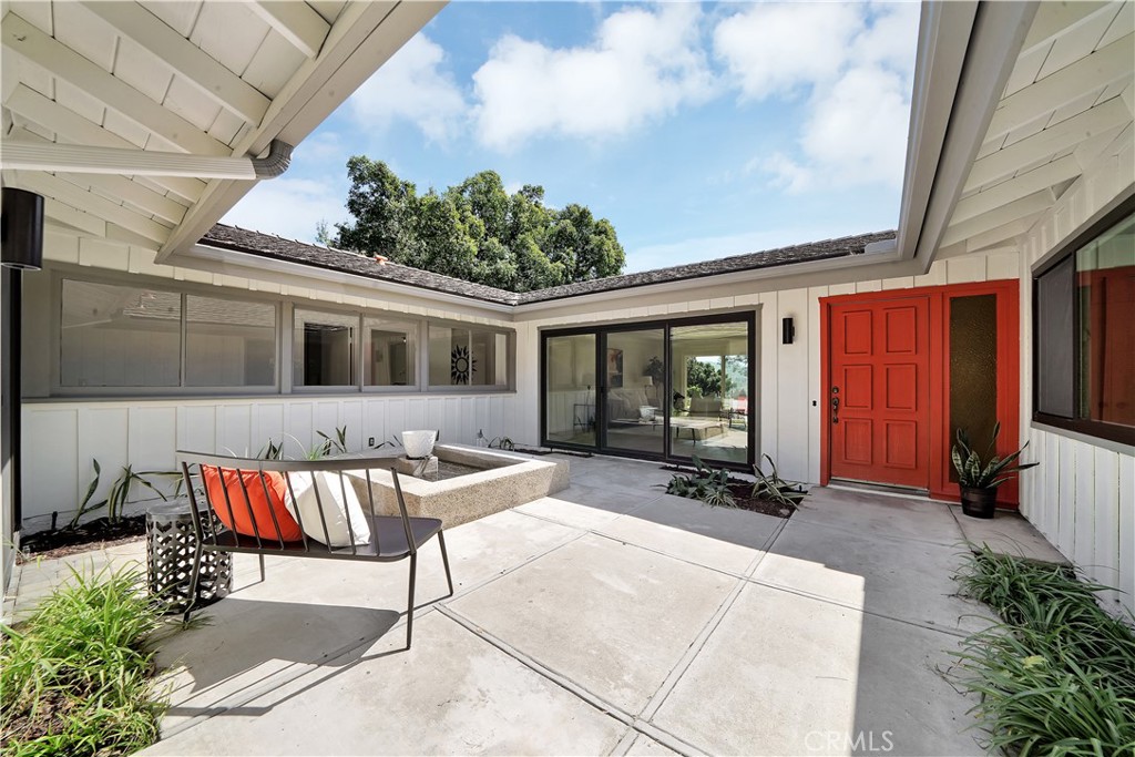 18222 Fernando Circle