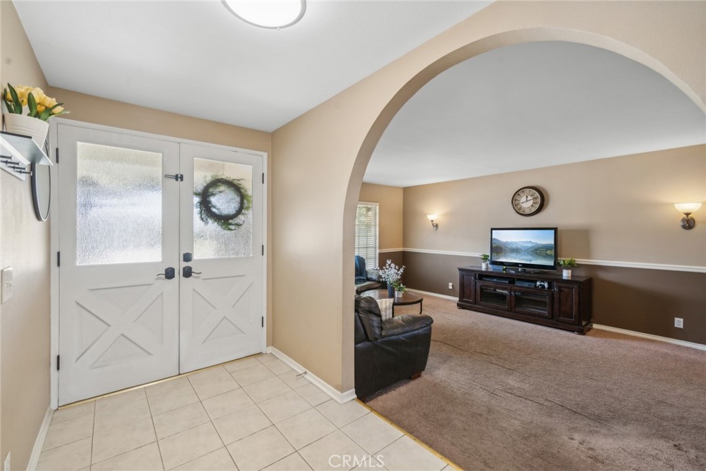 5359 E Cresthill Drive