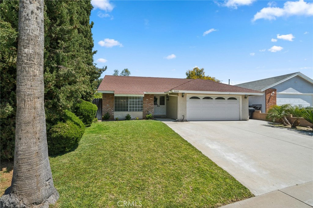 5359 E Cresthill Drive