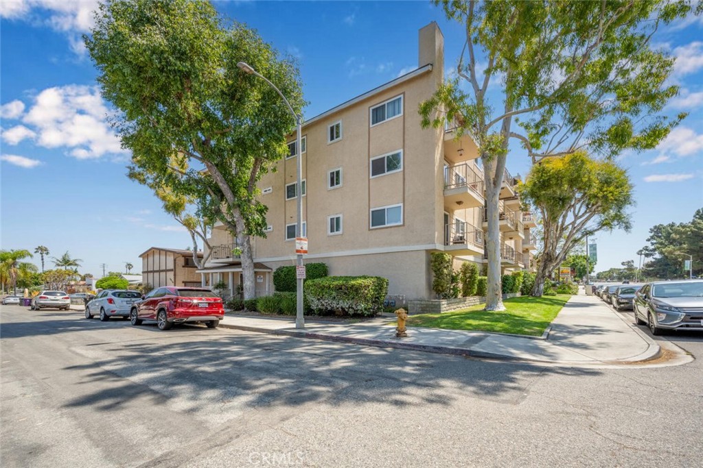 4701 E Anaheim Street 304