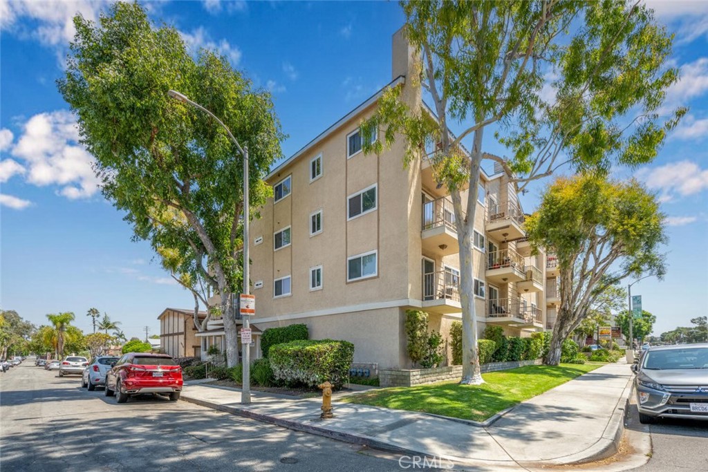 4701 E Anaheim Street 304
