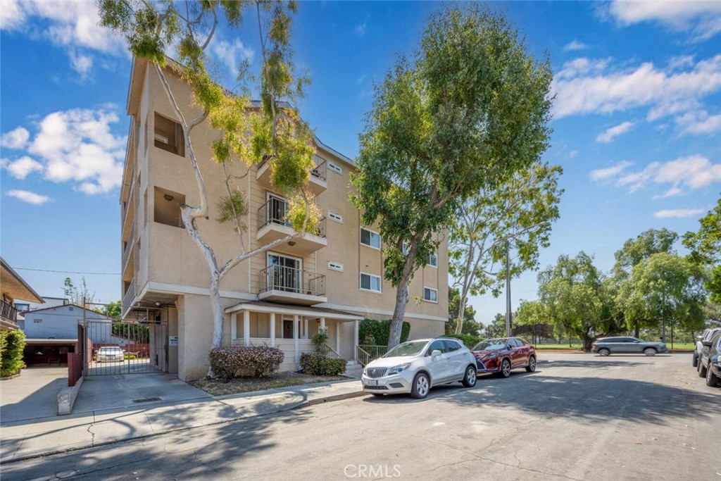 4701 E Anaheim Street 304