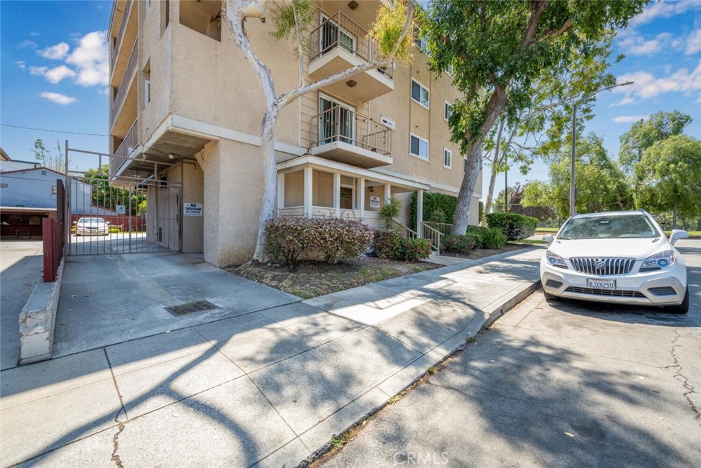 4701 E Anaheim Street 304