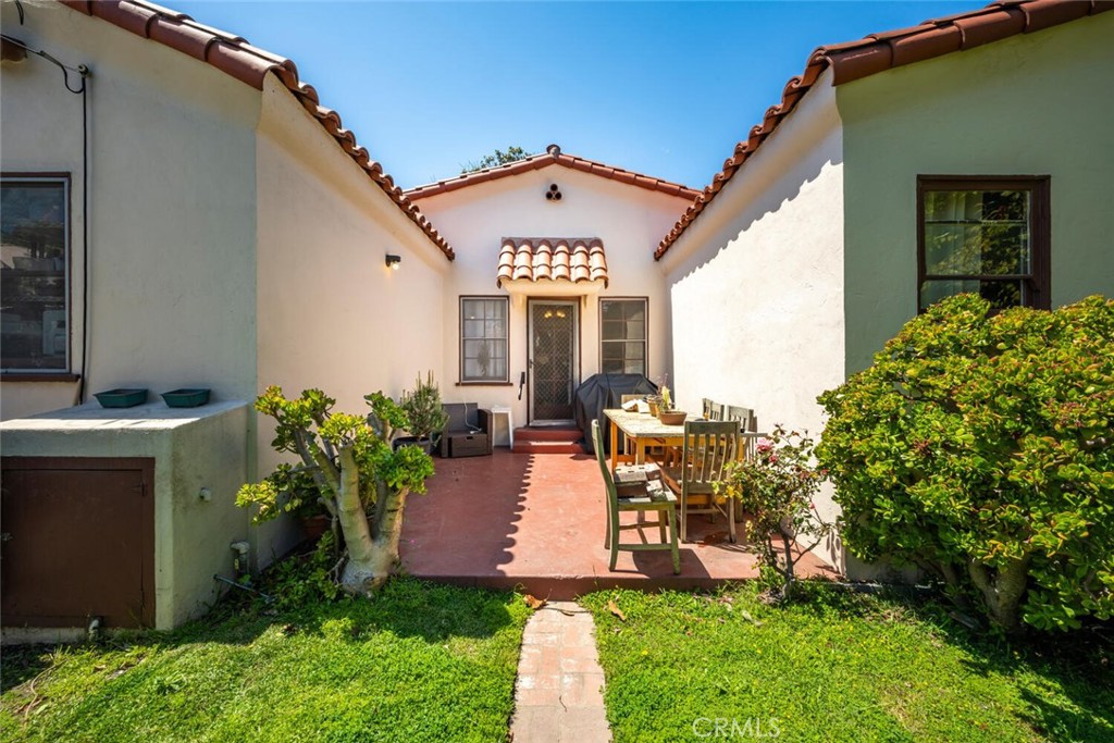 2442 Magnolia Avenue