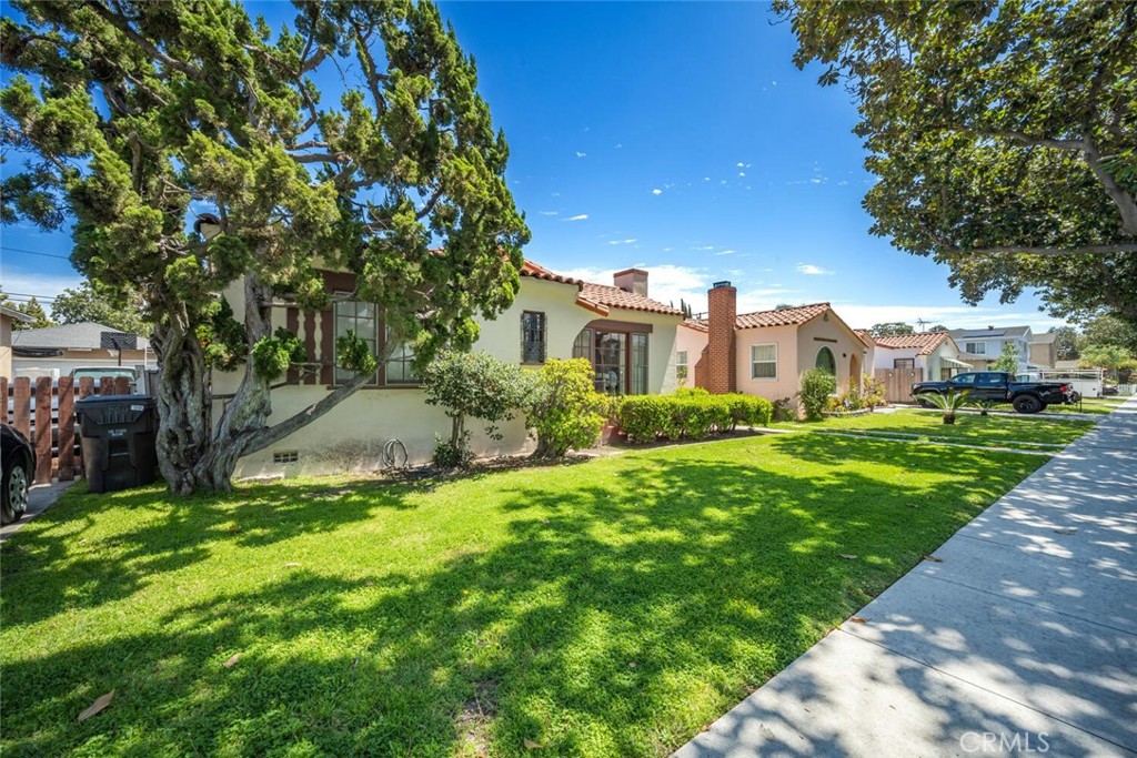 2442 Magnolia Avenue