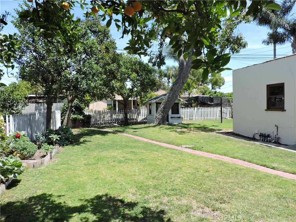 2442 Magnolia Avenue