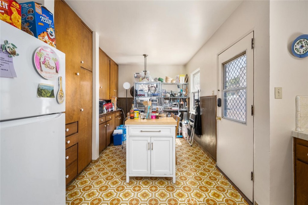 2442 Magnolia Avenue