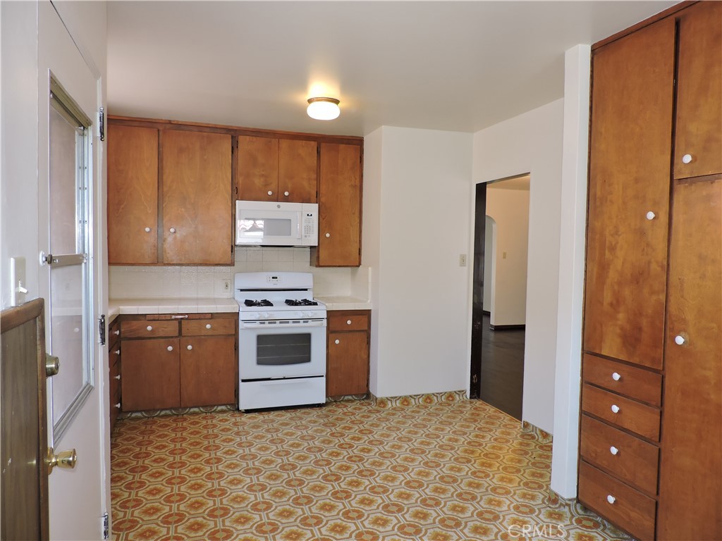 2442 Magnolia Avenue