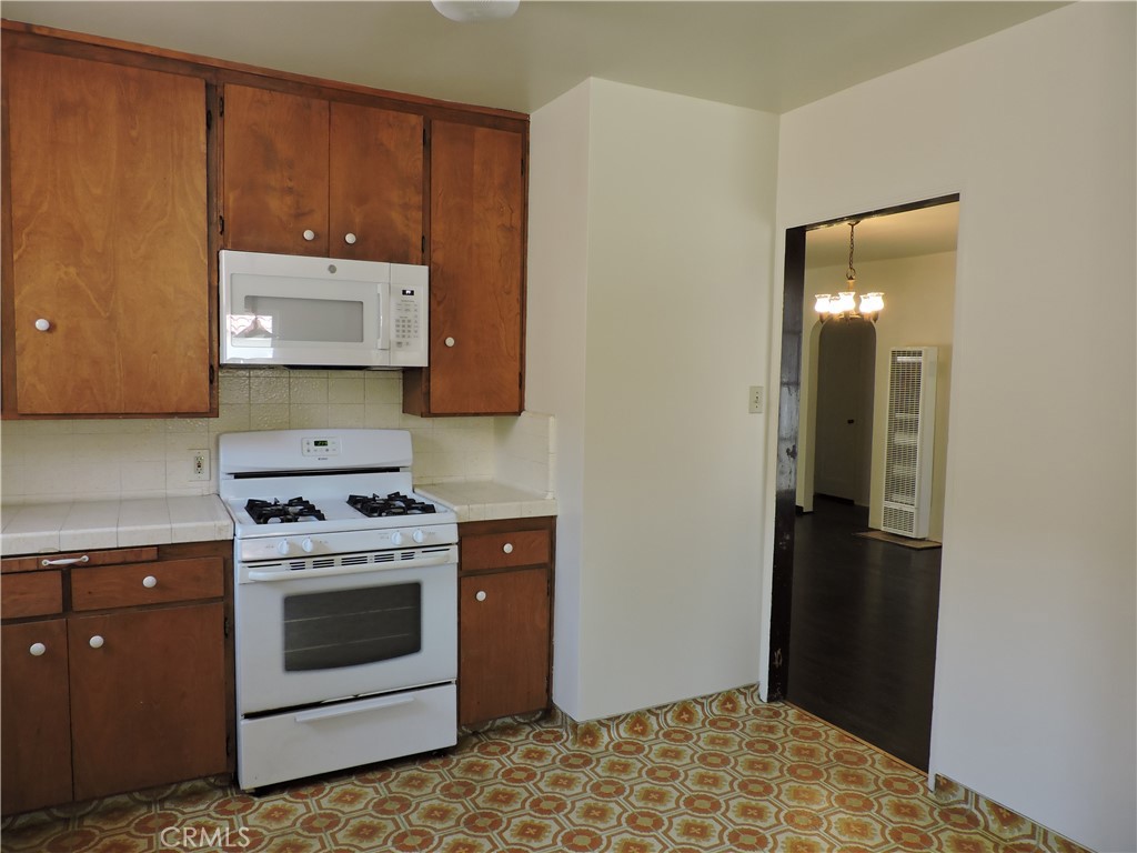 2442 Magnolia Avenue