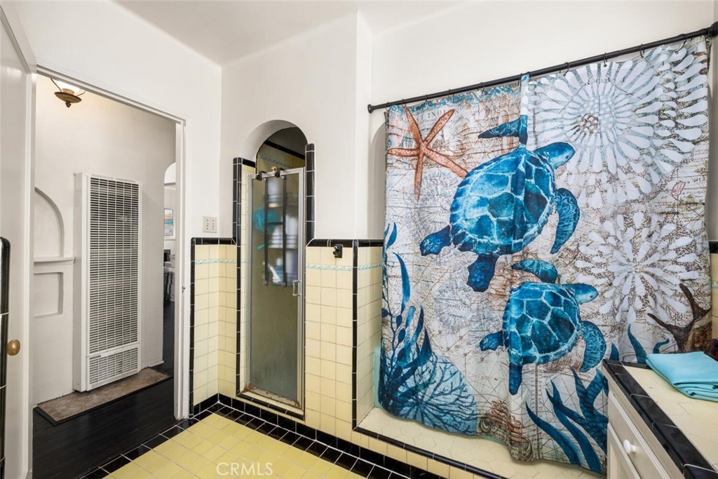 2442 Magnolia Avenue